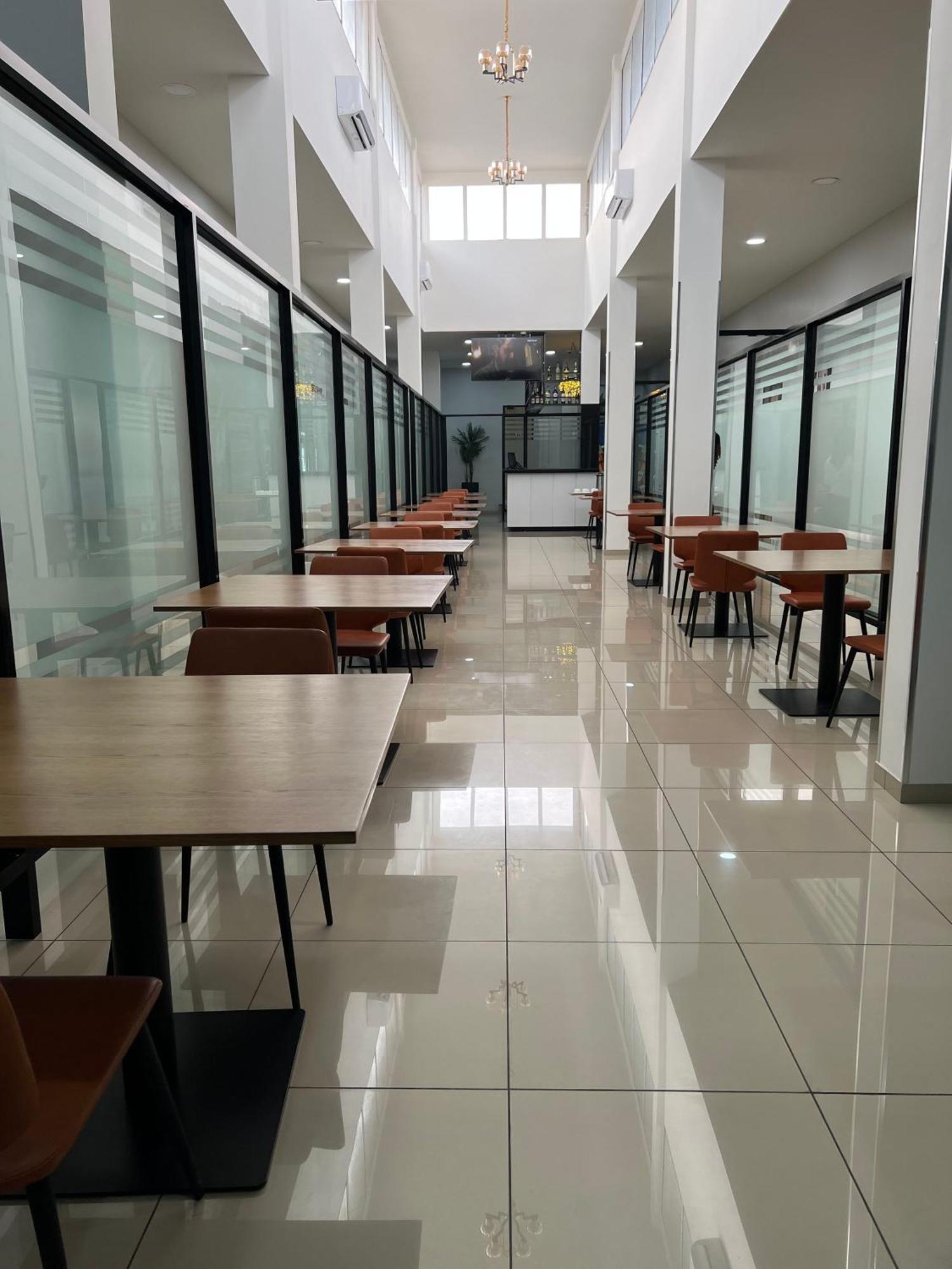 Ixoras Hotel Victoire Kinshasa Luaran gambar