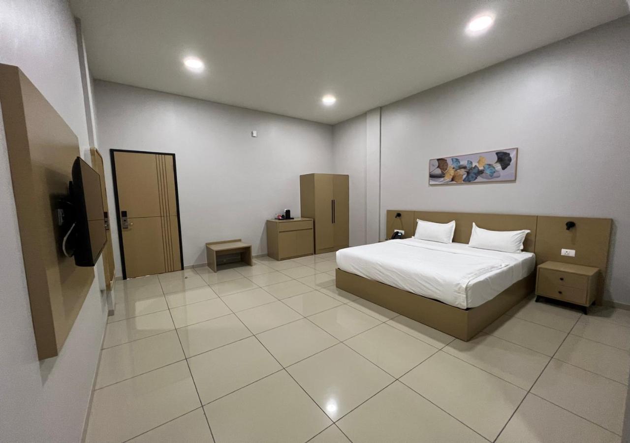 Ixoras Hotel Victoire Kinshasa Luaran gambar