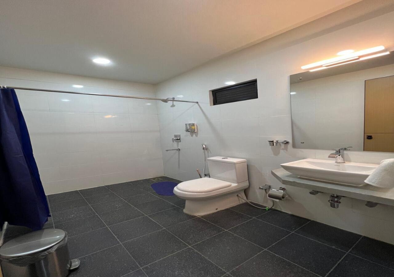 Ixoras Hotel Victoire Kinshasa Luaran gambar